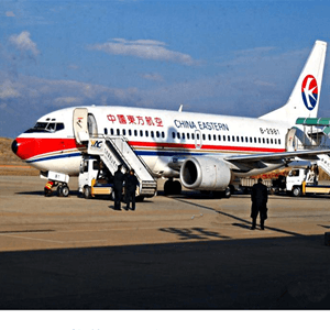 西庆空运航空快运业稳步发展的原因是什么？